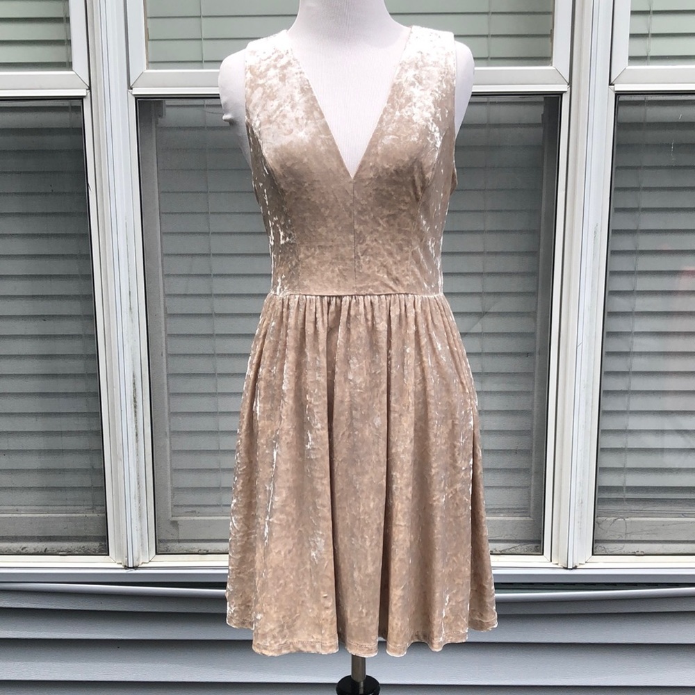 Verty Tan Crushed Velvet Sleeveless V-Neck Open Back Fit & Flare Dress size S